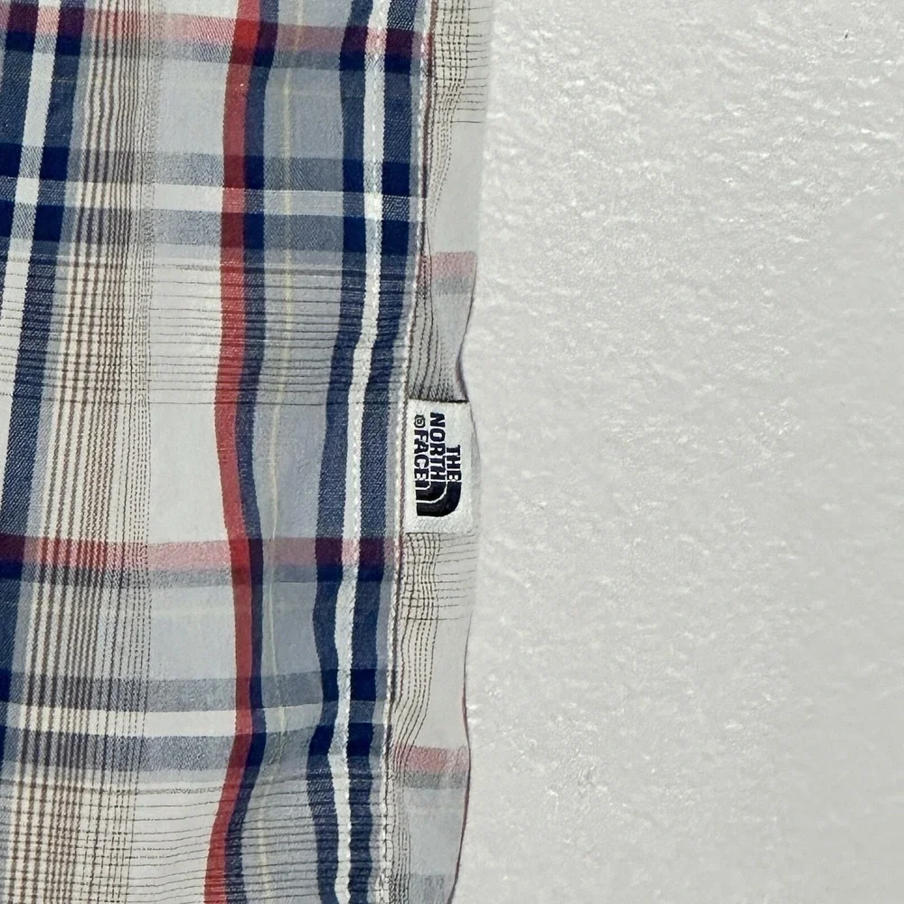 The‎ North Face Men's XL Plaid Button Up Shirt Short Sleeve Beige Navy